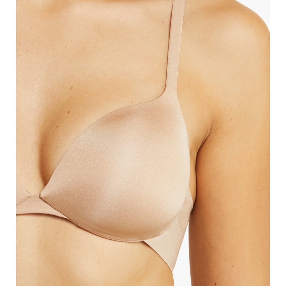 SKIMS Seamless Nude Bra